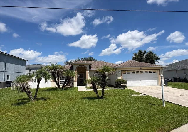 Photo 3 of Single family home for sale at 705 Robin Ct, Kissimmee, FL 34759 | MLS# S5155803 | Listing updated on 2026-08-18