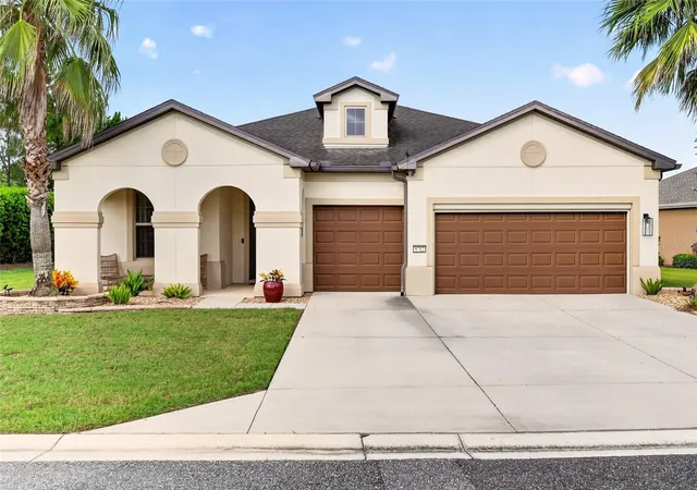 Photo 1 of Single family home for sale at 9712 Southwest 75th St Rd, Ocala, FL 34481 | MLS# OM730605 | Listing updated on 2026-08-24
