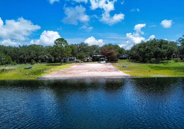 Photo 3 of Single family home for sale at 5616 Silver Sands Cir, Keystone Heights, FL 32656 | MLS# GC542817 | Listing updated on 2026-08-28