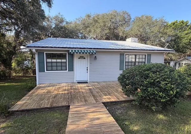 Photo 3 of Single family home for sale at 5616 Silver Sands Cir, Keystone Heights, FL 32656 | MLS# GC542817 | Listing updated on 2026-08-28