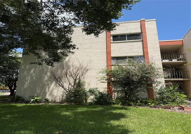 Photo 3 of Condo for sale at 1130 N Lake Parker Ave #C229, Lakeland, FL 33805 | MLS# L4964364 | Listing updated on 2026-09-03