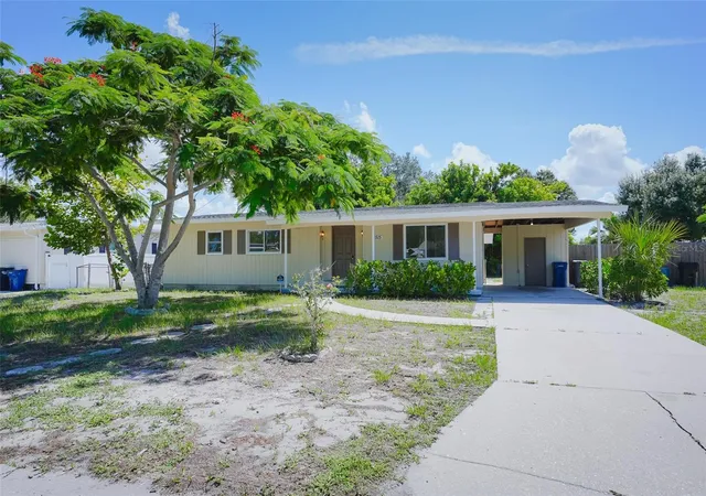 2nd image of 6515 3rd Street Ct W, Bradenton, FL 34207 | MLS# A4703263