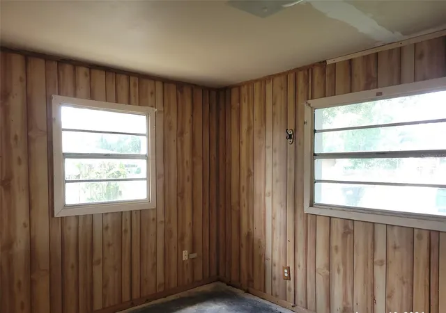 10th image of 211 S Ulysses Dr, Apopka, FL 32703 | MLS# O6434386