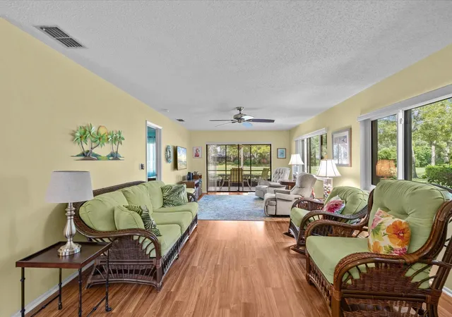 Listing Photo 4 - Condo for sale in building located at 13002 Wedgewood Wy, Hudson, FL 34667 - Unit #B