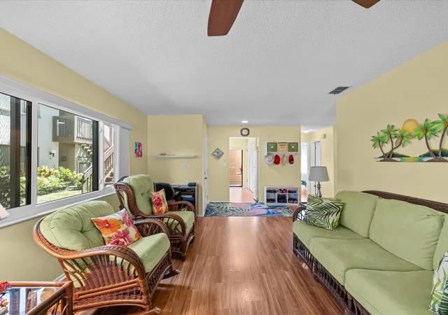 Listing Photo 5 - Condo for sale in building located at 13002 Wedgewood Wy, Hudson, FL 34667 - Unit #B