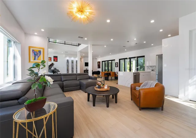 Photo 3 of Single family home for sale at 11113 Lake Butler Blvd, Windermere, FL 34786 | MLS# O6434392 | Listing updated on 2026-08-19
