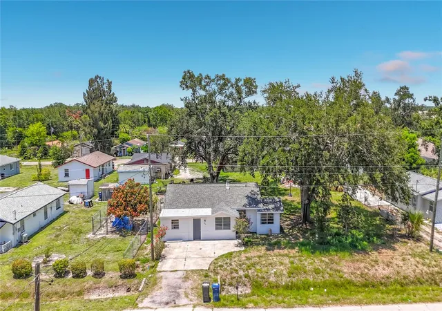2nd image of 220 29th St E, Palmetto, FL 34221 | MLS# A4703274