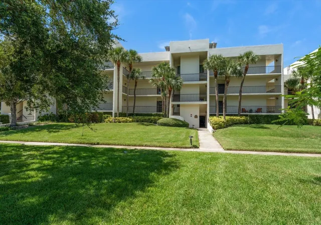 2nd image of 50 Coe Rd #123, Belleair, FL 33756 | MLS# TB8539822