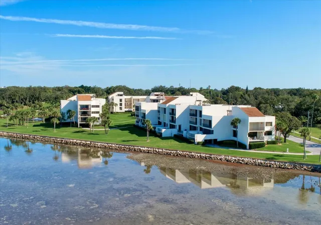2nd image of 50 Coe Rd, BELLEAIR, FL 33756