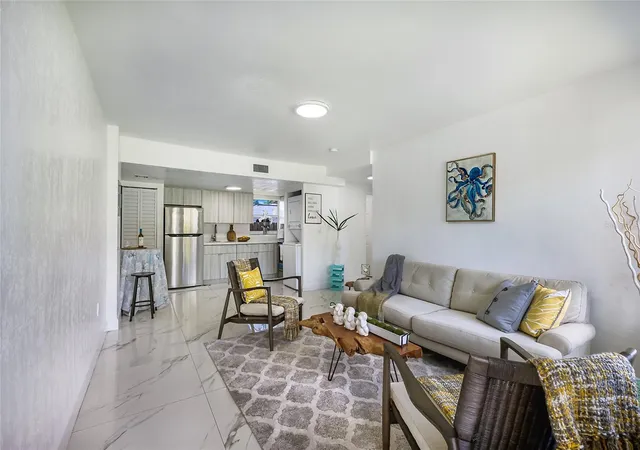 3rd image of 431 N East Ave, Sarasota, FL 34237 | MLS# A4703278