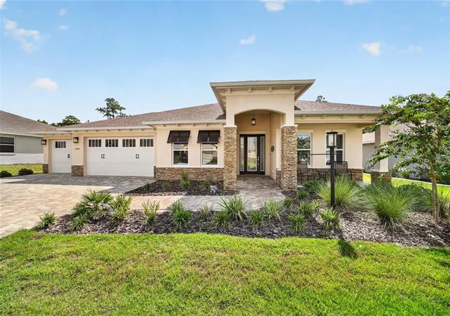 Photo 3 of Sale Pending at 10050 Sw 106th Circle, Ocala, FL 34481 | MLS# OM730623 | Listing updated on 2026-08-24