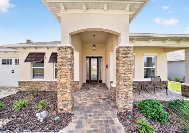 Photo 3 of Sale Pending at 10050 SW 106th Circle, Ocala, FL 34481 | MLS# OM730623 | Listing updated on 2026-08-24