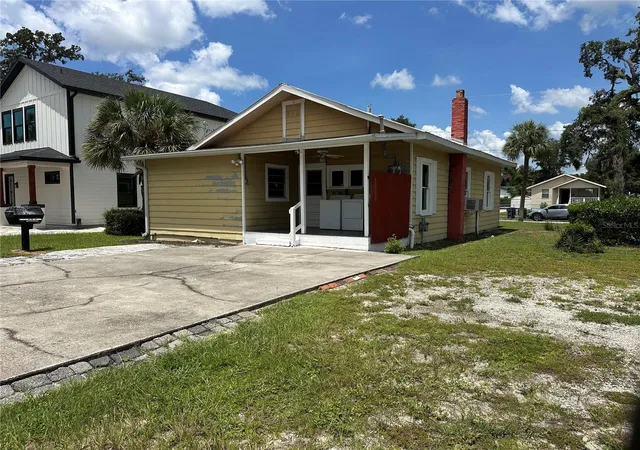 Photo 4 of Single family home for sale at 1209 E Ellicott St, Tampa, FL 33603 | MLS# TB8539839 | Listing updated on 2026-08-19