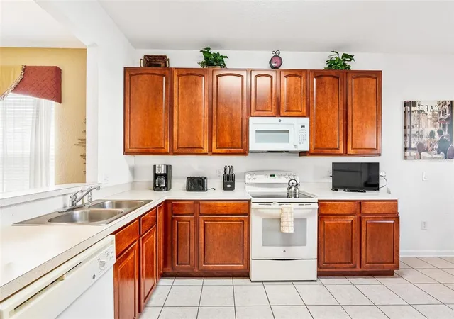 Photo 5 of Single family home for sale at 7795 Basnett Cir, Kissimmee, FL 34747 | MLS# O6434446 | Listing updated on 2026-08-19