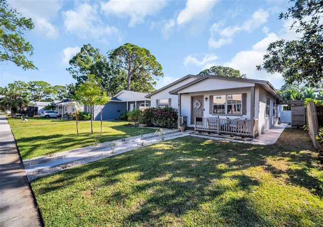 40th image of 218 49th Avenue N, Saint Petersburg, FL 33703 | MLS# TB8539858