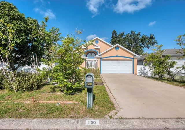 2nd image of 1150 Oakwood Dr, Dunedin, FL 34698 | MLS# TB8539860