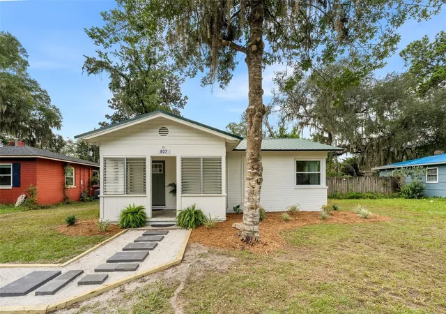 1st image of 807 Nw 24th Ave, Gainesville, FL 32609 | MLS# GC542826
