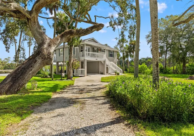 3rd image of 5350 Felker Dr, Weeki Wachee, FL 34607 | MLS# W7888686