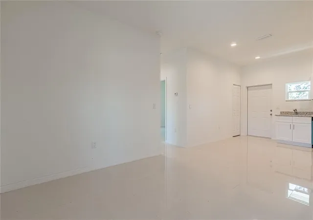 2nd image of 753 Pacific St, Lake Placid, FL 33852 | MLS# C7529717