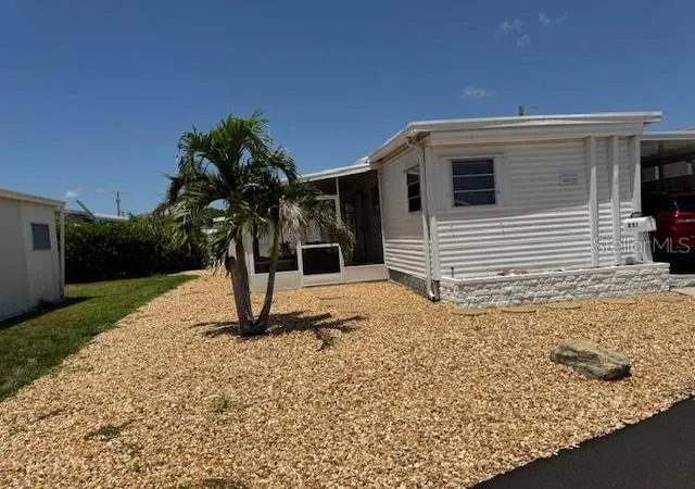 2nd image of 251 Southwinds Dr, Sarasota, FL 34231 | MLS# A4703297