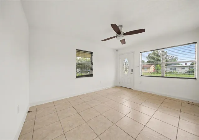 4th image of 5818 Flori Ln, Orlando, FL 32808 | MLS# O6434475
