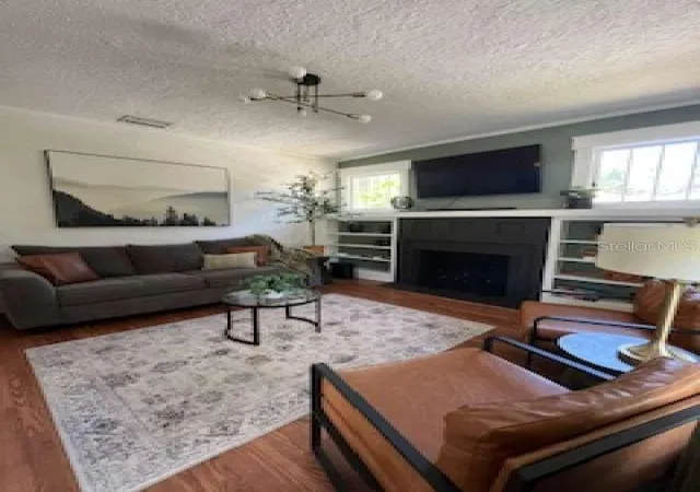3rd image of 2802 4Th Ave W, Bradenton, FL 34205 | MLS# TB8539889