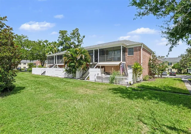 2nd image of 13832 Orange Sunset Dr, TAMPA, FL 33618
