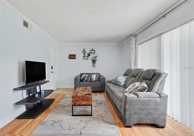 3rd image of 13832 Orange Sunset Dr, Tampa, FL 33618