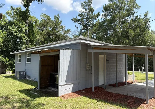 19th image of 1025 Ne 4th St, Chiefland, FL 32626 | MLS# GC542828