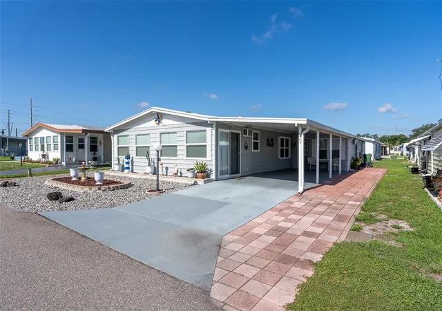 1st image of 6703 Canterbury Dr Ne, Winter Haven, FL 33881 | MLS# P4939621