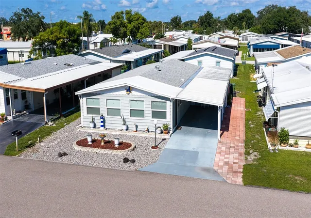 2nd image of 6703 Canterbury Dr Ne, Winter Haven, FL 33881 | MLS# P4939621