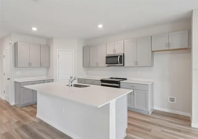 2nd image of 35033 Arbor Retreat Dr, Dade City, FL 33525 | MLS# TB8539914