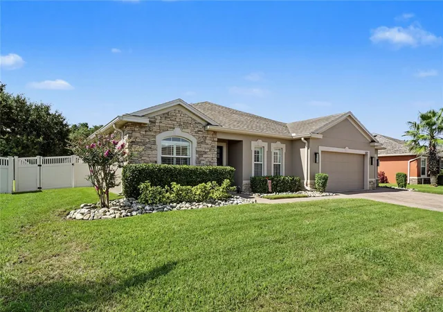 Photo 2 of Sale Pending at 527 Copperdale Ave, Winter Garden, FL 34787 | MLS# O6434504 | Listing updated on 2026-08-31