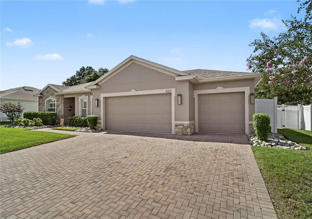 Photo 3 of Sale Pending at 527 Copperdale Ave, Winter Garden, FL 34787 | MLS# O6434504 | Listing updated on 2026-08-31