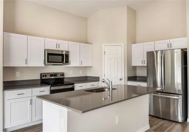 2nd image of 36644 Thornhedge Dr, Zephyrhills, FL 33541 | MLS# TB8539925