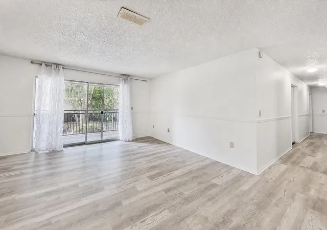 2nd image of 3705 Sw 27th St #921, Gainesville, FL 32608 | MLS# GC542832