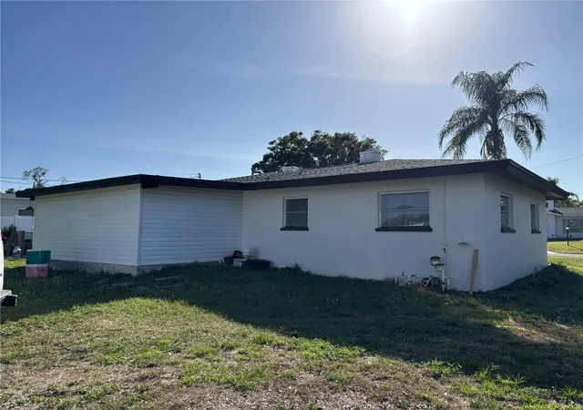 5th image of 1347 Buckingham Dr, Clearwater, FL 33756 | MLS# TB8539942