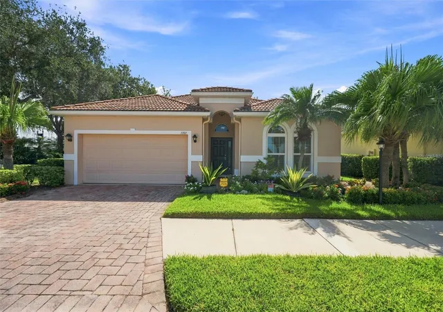 Photo 1 of Single family home for sale at 7707 33rd Street E, Sarasota, FL 34243 | MLS# A4703322 | Listing updated on 2026-08-20