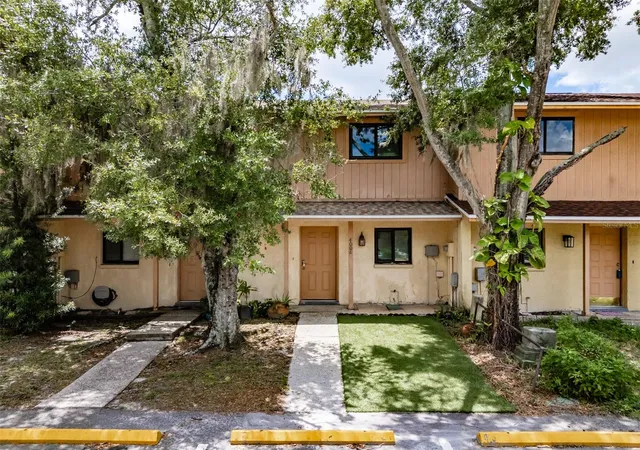 2nd image of 4008 Oak Limb, Tampa, FL 33614 | MLS# TB8539951