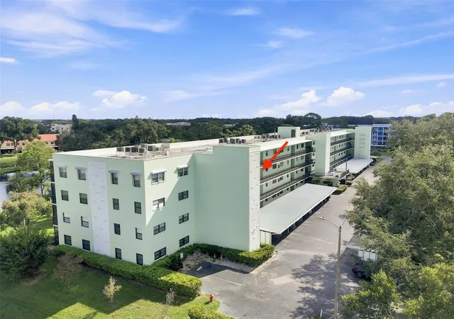 2nd image of 5920 80th St N #310, Saint Petersburg, FL 33709 | MLS# TB8539962