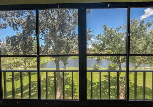 4th image of 5920 80Th St N #310, Saint Petersburg, FL 33709 | MLS# TB8539962