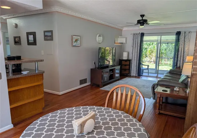 5th image of 1531 Leisure Dr #F-3, Bradenton, FL 34207 | MLS# A4703328