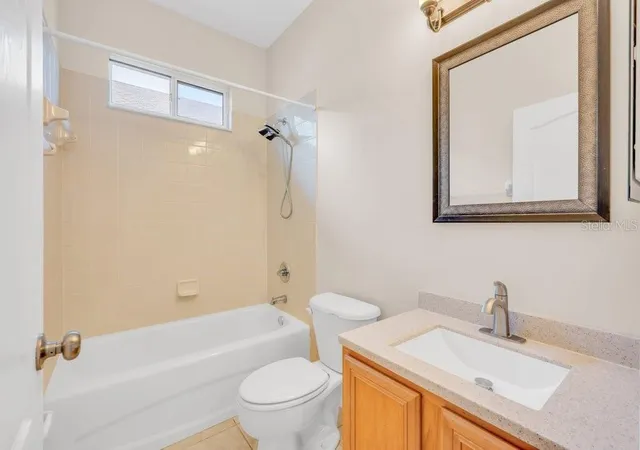 Photo 3 of Sale Pending at 6105 Gannetside Pl, Lithia, FL 33547 | MLS# TB8539977 | Listing updated on 2026-10-01