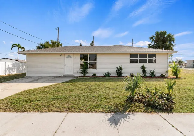 1st image of 6211 Cornell Rd, Bradenton, FL 34207 | MLS# A4703332