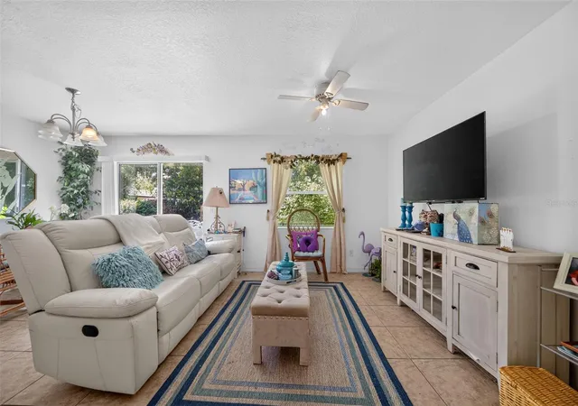 4th image of 804 Walnut Pl, Altamonte Springs, FL 32701 | MLS# O6434567