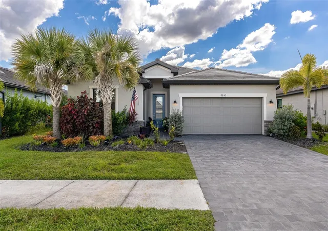 Photo 1 of Single family home for sale at 13845 Pine Lodge Ln, Fort Myers, FL 33913 | MLS# C7529727 | Listing updated on 2026-09-30