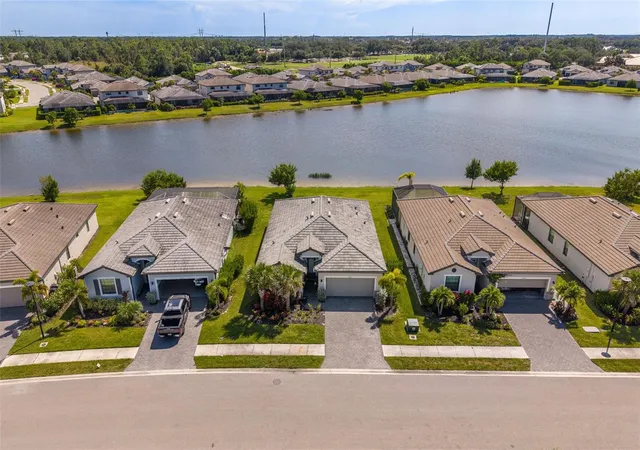 Photo 3 of Single family home for sale at 13845 Pine Lodge Ln, Fort Myers, FL 33913 | MLS# C7529727 | Listing updated on 2026-09-30