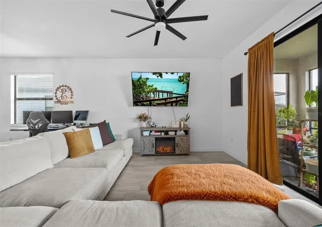 Photo 4 of Single family home for sale at 13845 Pine Lodge Ln, Fort Myers, FL 33913 | MLS# C7529727 | Listing updated on 2026-09-30