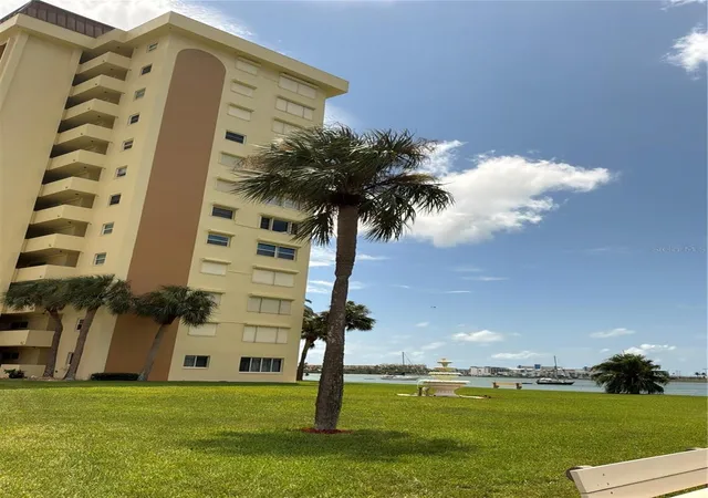 Photo 36 of Condo for sale at 4525 Cove Cir #1107, Saint Petersburg, FL 33708 | MLS# A4703335 | Listing updated on 2026-08-20