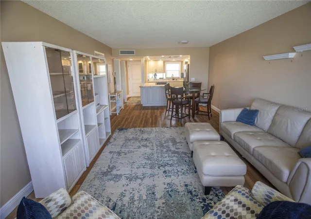 Photo 5 of Condo for sale at 4525 Cove Cir #1107, Saint Petersburg, FL 33708 | MLS# A4703335 | Listing updated on 2026-08-20